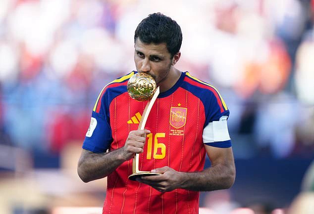 Manchester City reject Â£38.5m Barcelona bid for Rodri